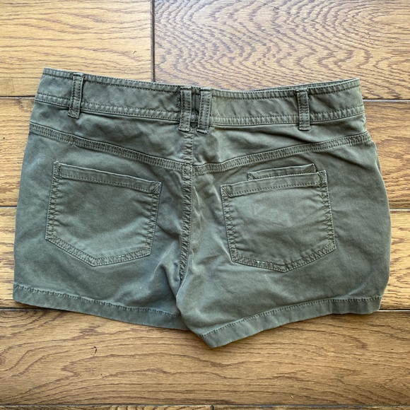 HINGE Army Green Shorts💚 - Picture 4 of 5